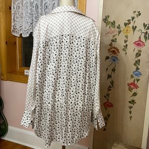 Club Monaco long sleeve/ collard button down blouse size L